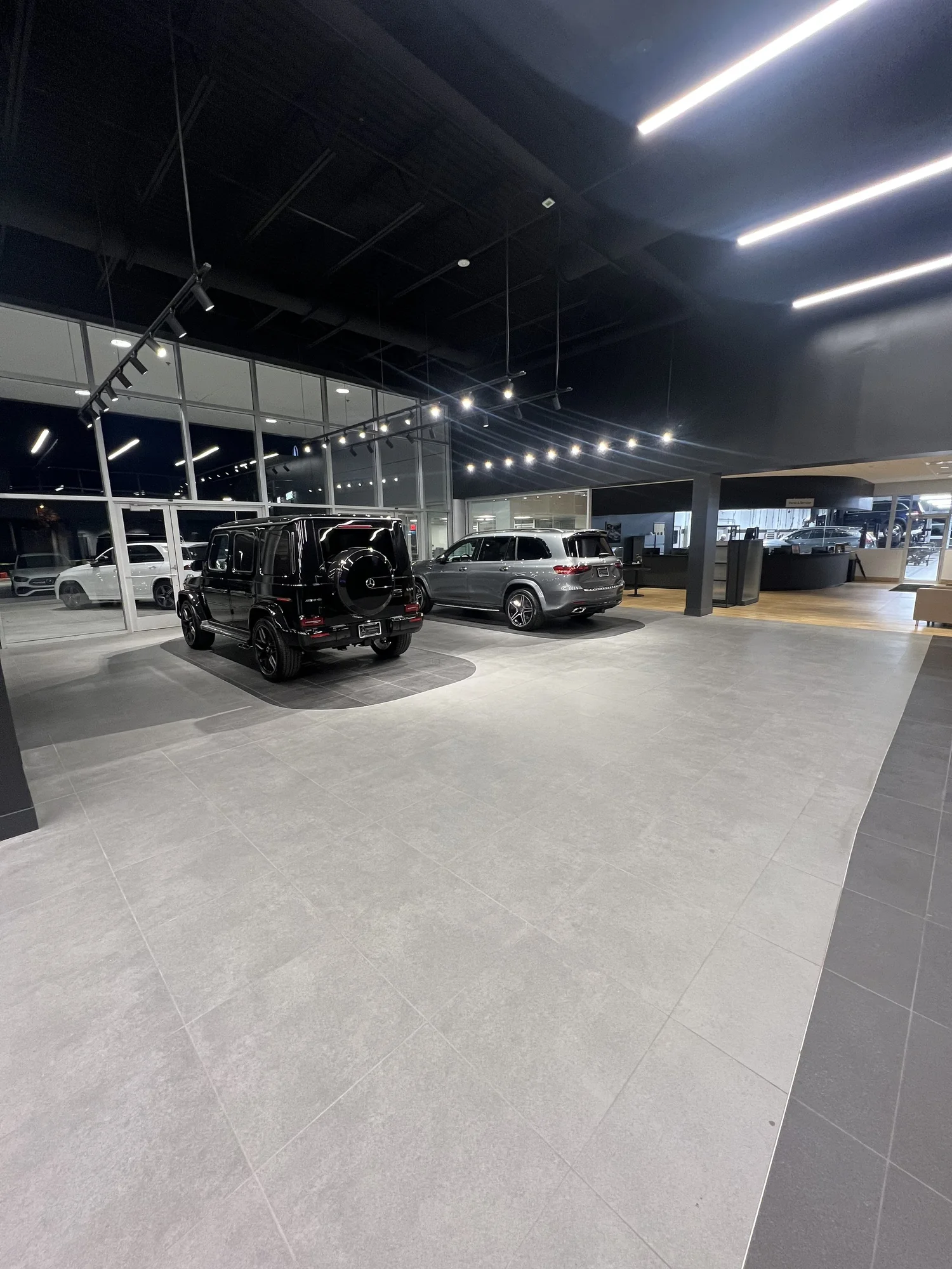 Mercedes Benz — Exterior